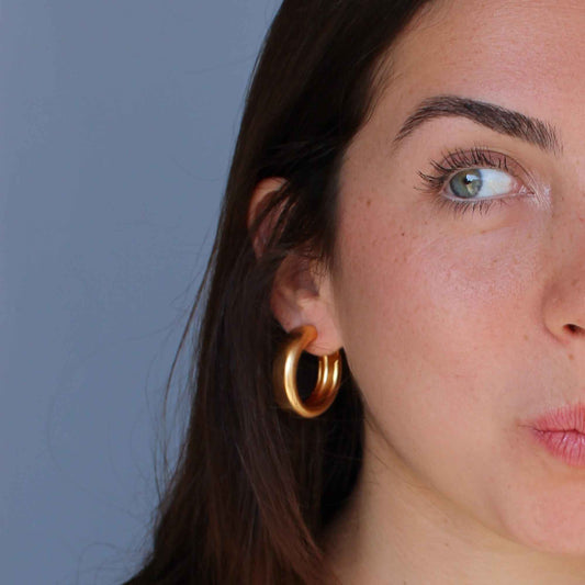 עגילי חישוק צמודים ציפוי זהב