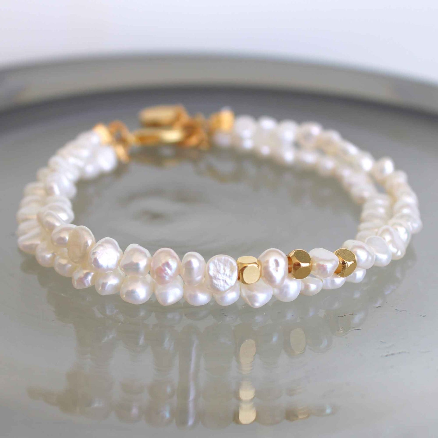 צמיד פנינים קלאסי כפול