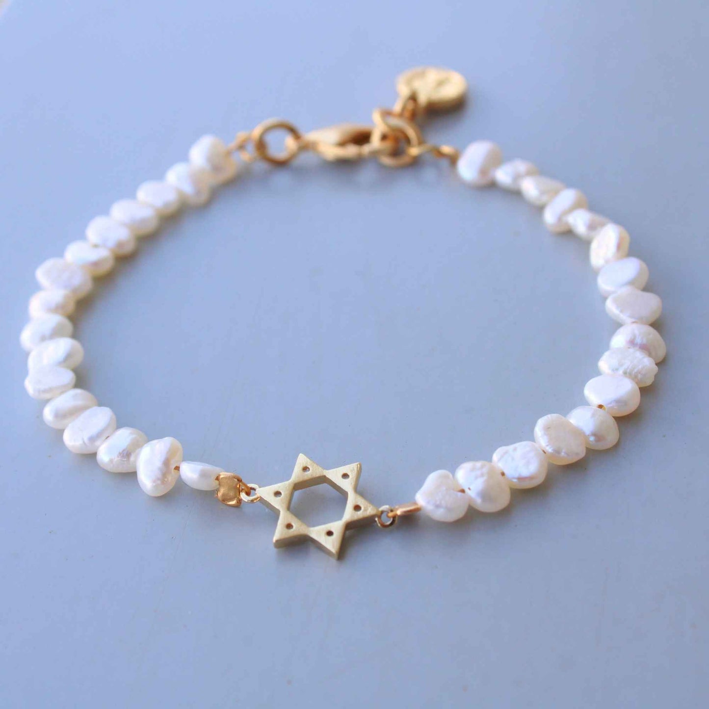 כחול לבן - צמיד פנינים ומגן דוד