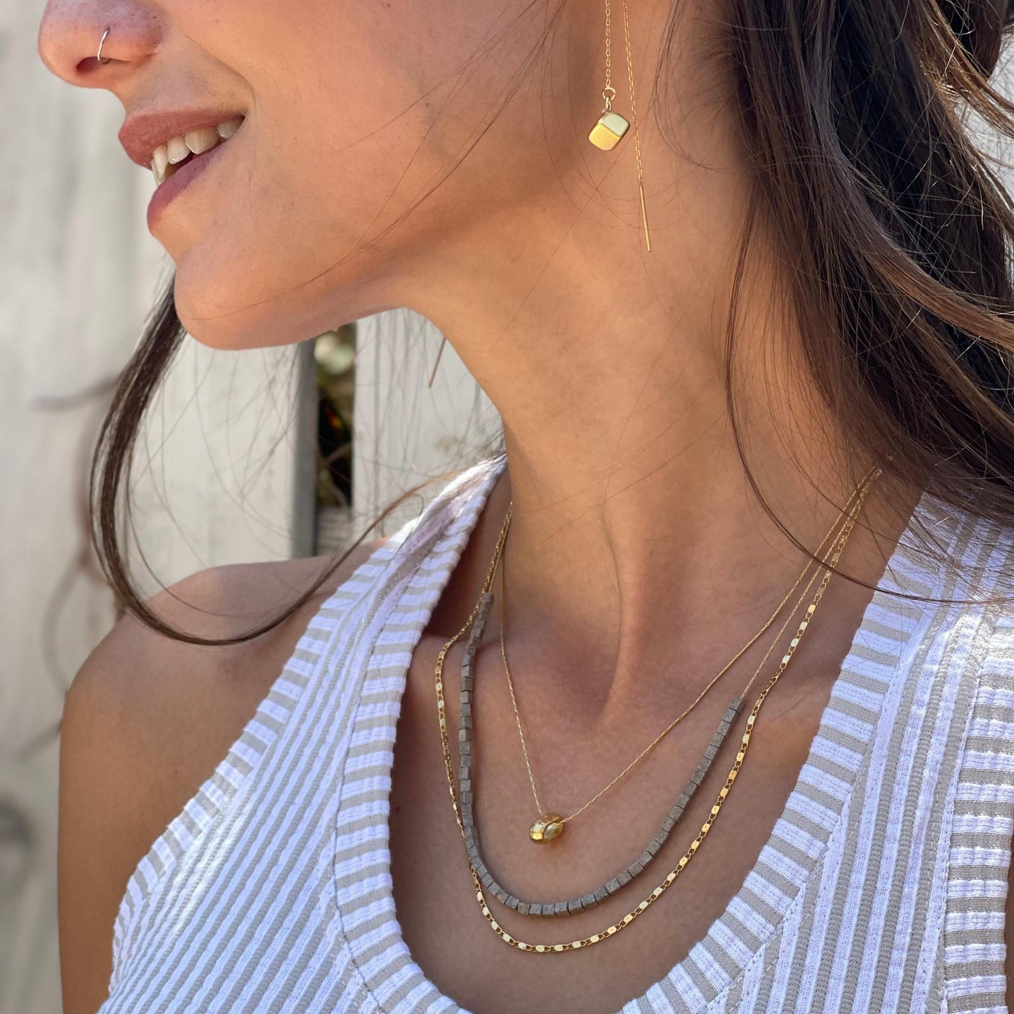 שרשרת שכבות זהב ואבנים / בלה