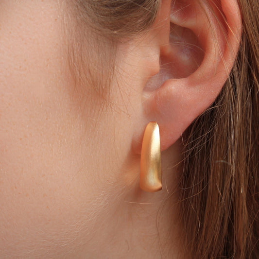 עגילי חישוק אובלים מוזהבים