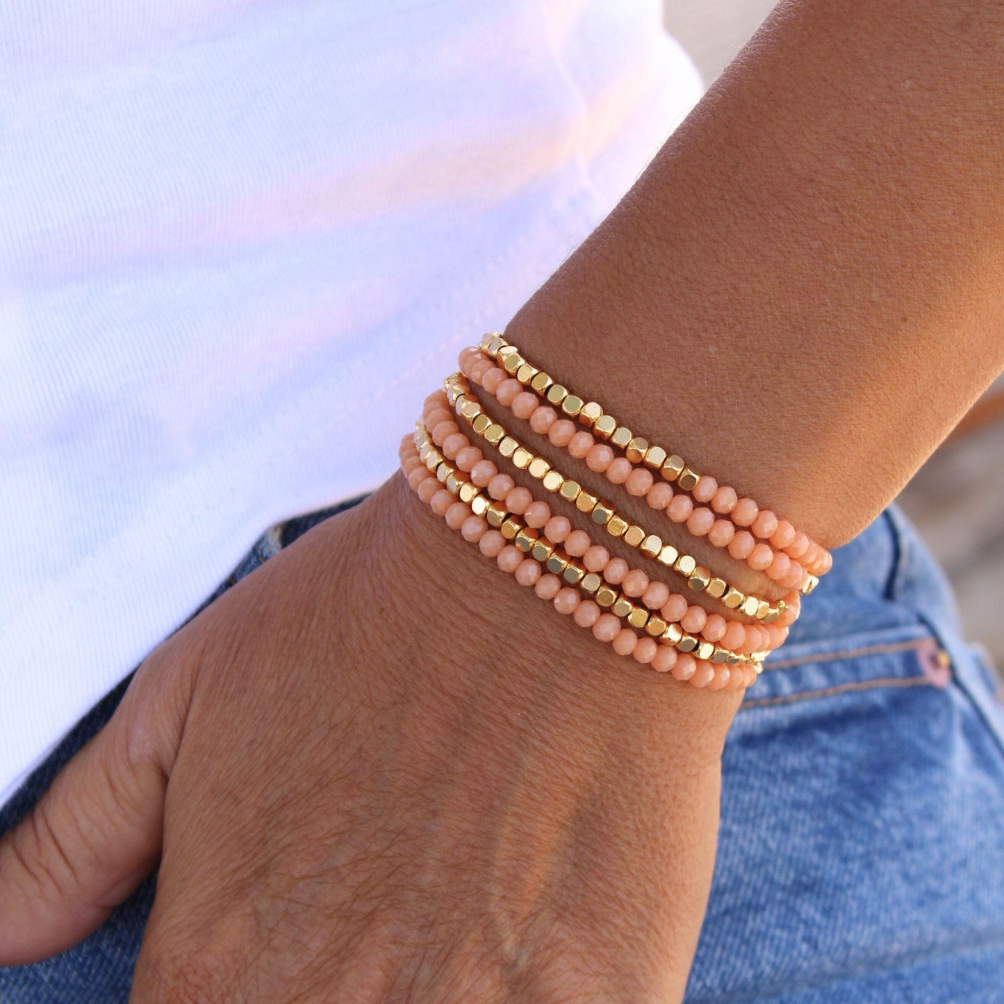 צמיד קריסטלים 6שכבות בזהב אפרסק