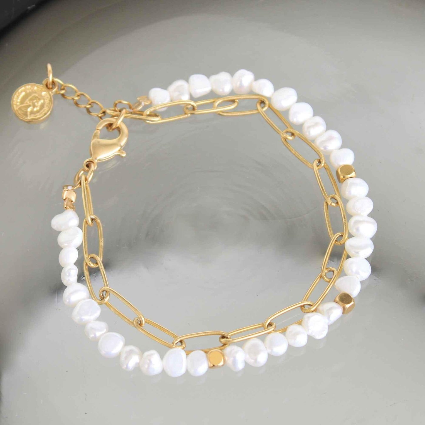 צמיד שרשרת זהב ופנינים